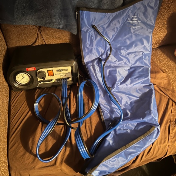 Bio Compression Systems model SC 3004 Sequential Circulator w/ 1 Leg Sleeve - Picture 3 of 8